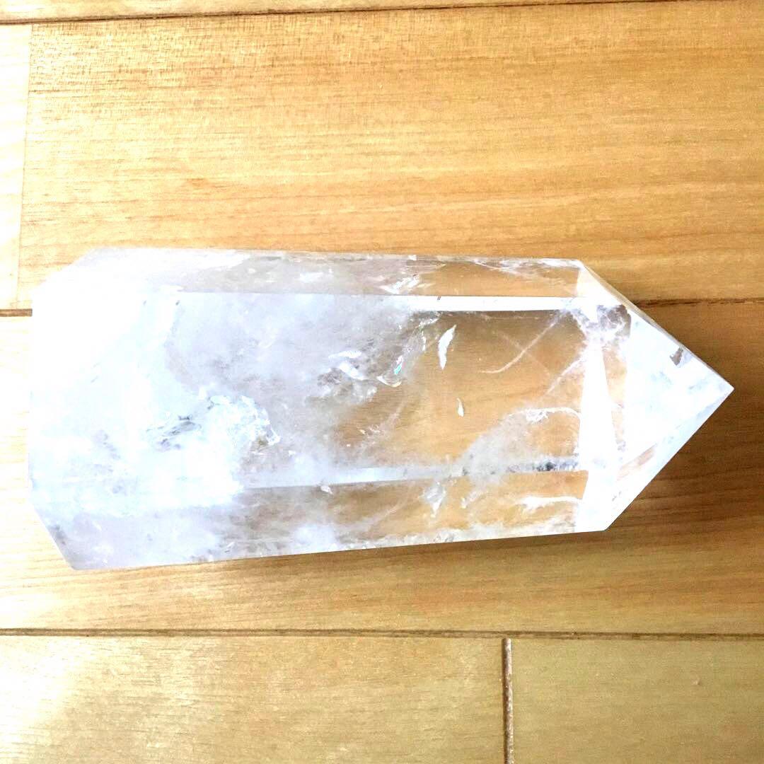 天然水晶　大きめ水晶ポイント750g ブラジル産天然石　パワーストーン　置物