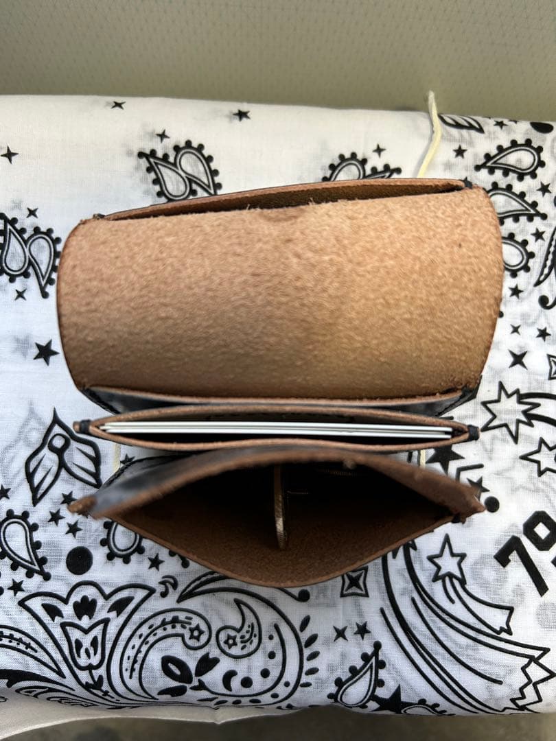 クロス　ブライドルレザー　ラッキージョン　ウルフズヘッド　HTC レッドムーン