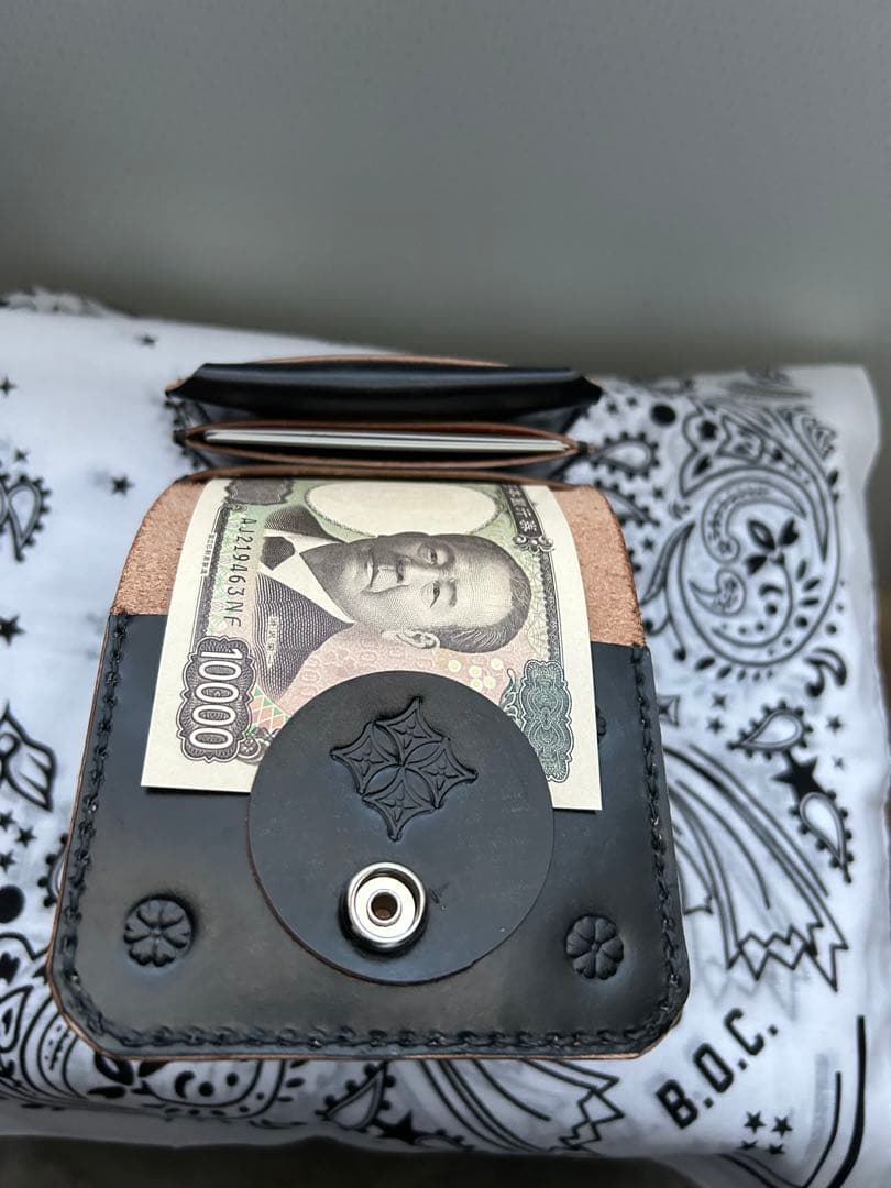 クロス　ブライドルレザー　ラッキージョン　ウルフズヘッド　HTC レッドムーン