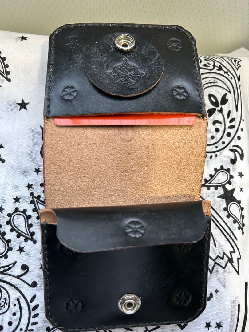 クロス　ブライドルレザー　ラッキージョン　ウルフズヘッド　HTC レッドムーン