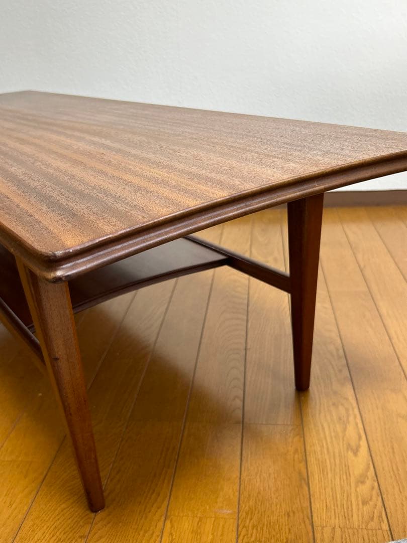 イギリス　FYNE LADYE （ファイン レディ）　センターテーブル