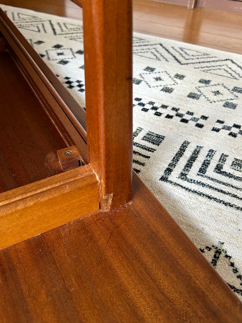 イギリス　FYNE LADYE （ファイン レディ）　センターテーブル