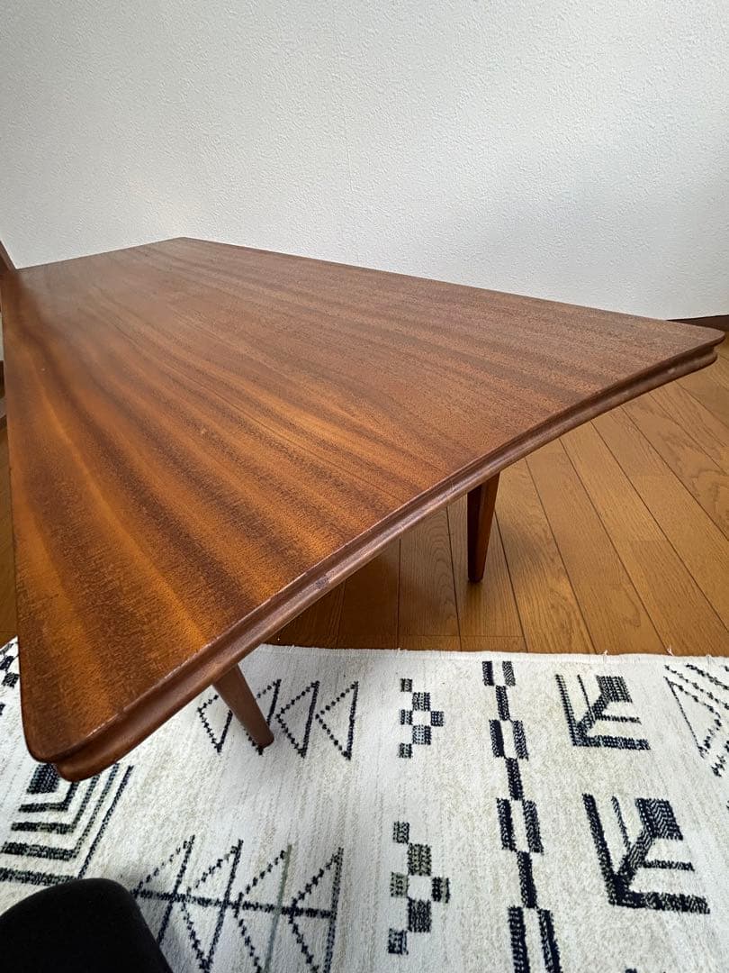 イギリス　FYNE LADYE （ファイン レディ）　センターテーブル