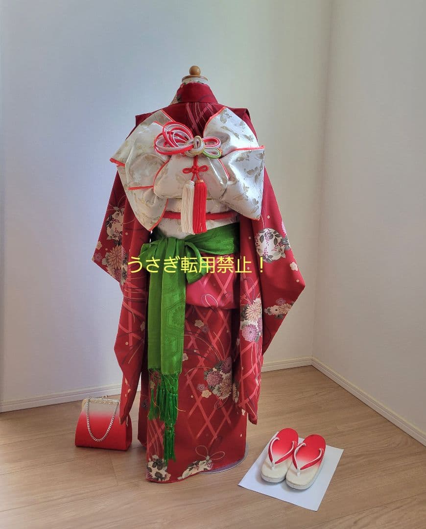 《 レトロ感ある落ち着いた色柄！》七五三　7歳 大正ロマン風 赤い着物フルセット