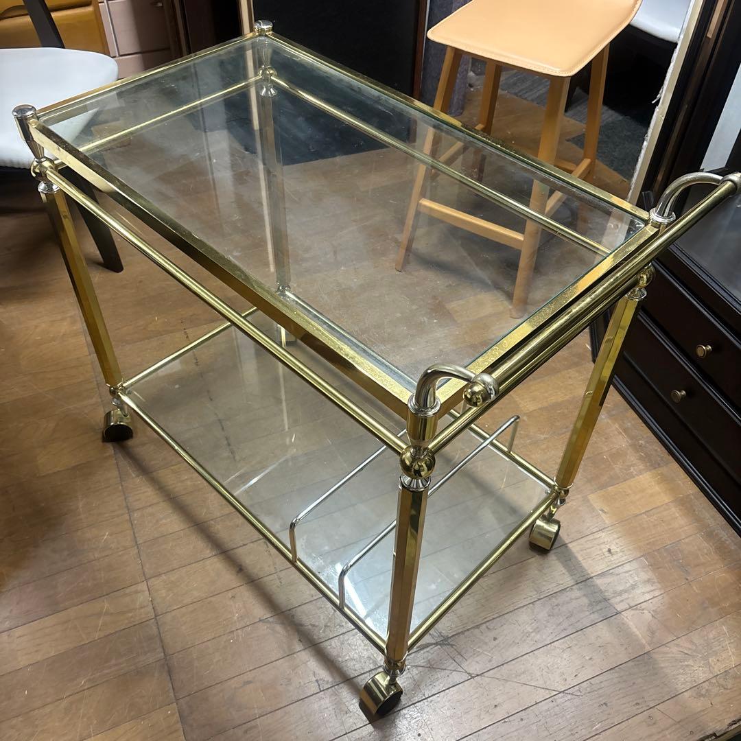 金色のガラス棚付きキッチンワゴン