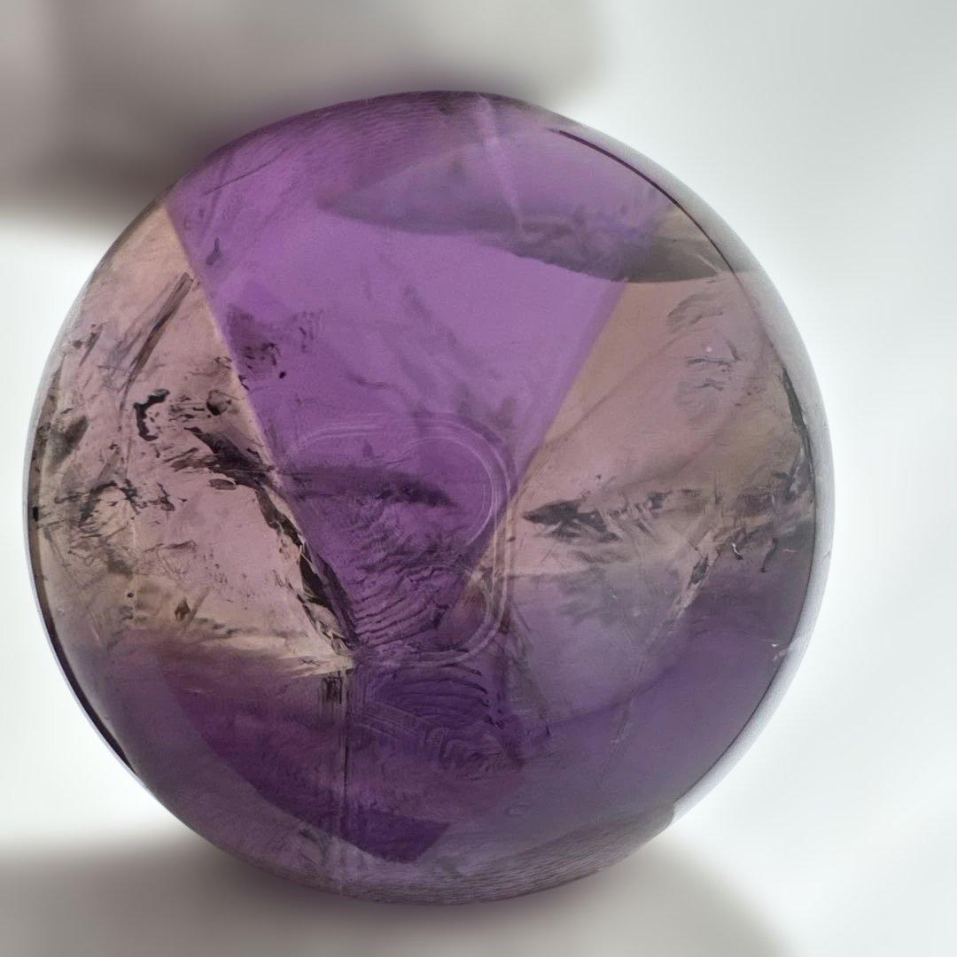 M-7天然アメトリン丸玉　トラピチェアメジストスフィア虹入り　天然石　クリスタル