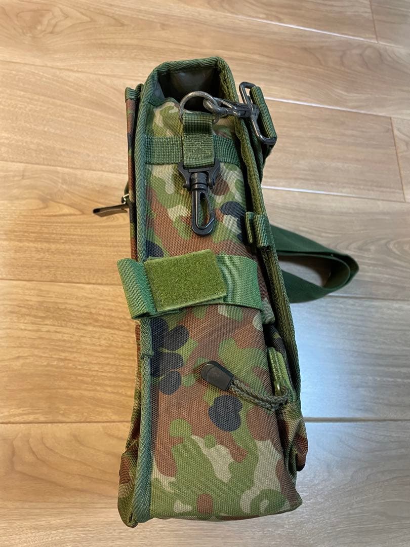 図のうAZ-56(陸上自衛隊)迷彩ショルダーバッグ - メルカリ
