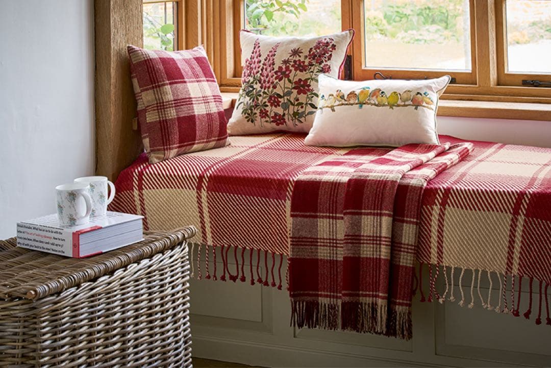 UK輸入　ローラアシュレイ UK製ウールクッション　中身フェザー　新品