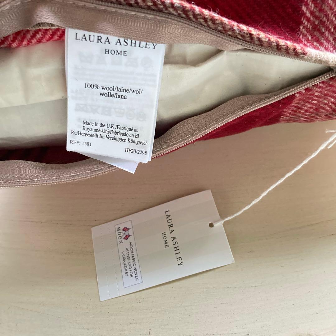 UK輸入　ローラアシュレイ UK製ウールクッション　中身フェザー　新品