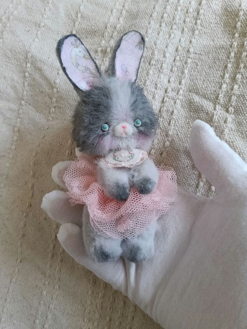 人気作家様　ミニチュアぬいぐるみ　うさぎウサギ　テディベア　ハンドメイド