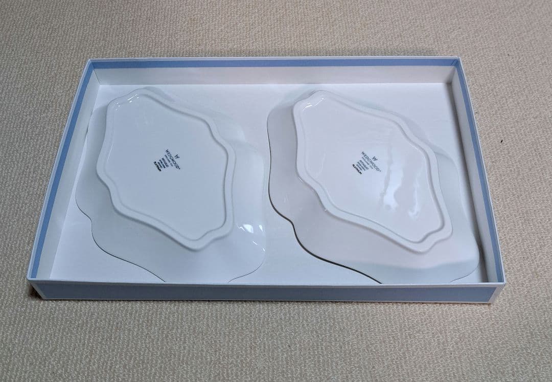 ウェッジウッド インタグリオマグカップ プラチナダイヤディッシュペアセット