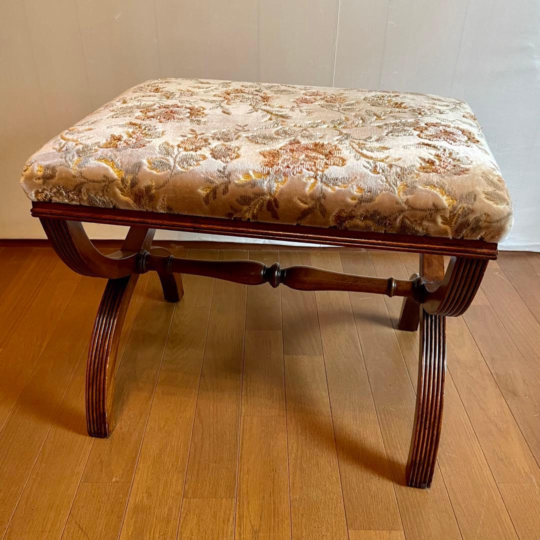 クラシカル 金華山張りスツール