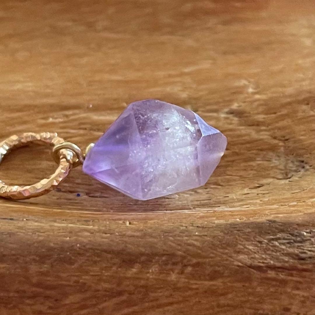 810 天然石　ラベンダーアメジスト　原石　ネックレス　チャーム