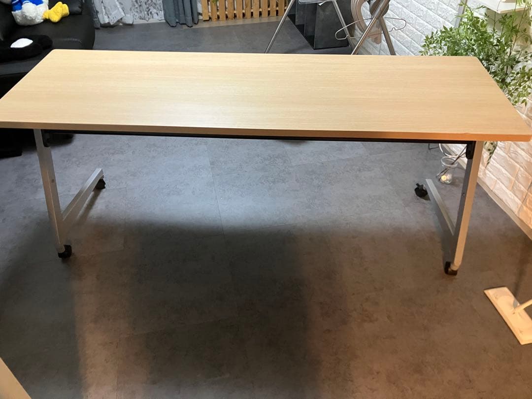 オカムラ　スタッキングテーブル