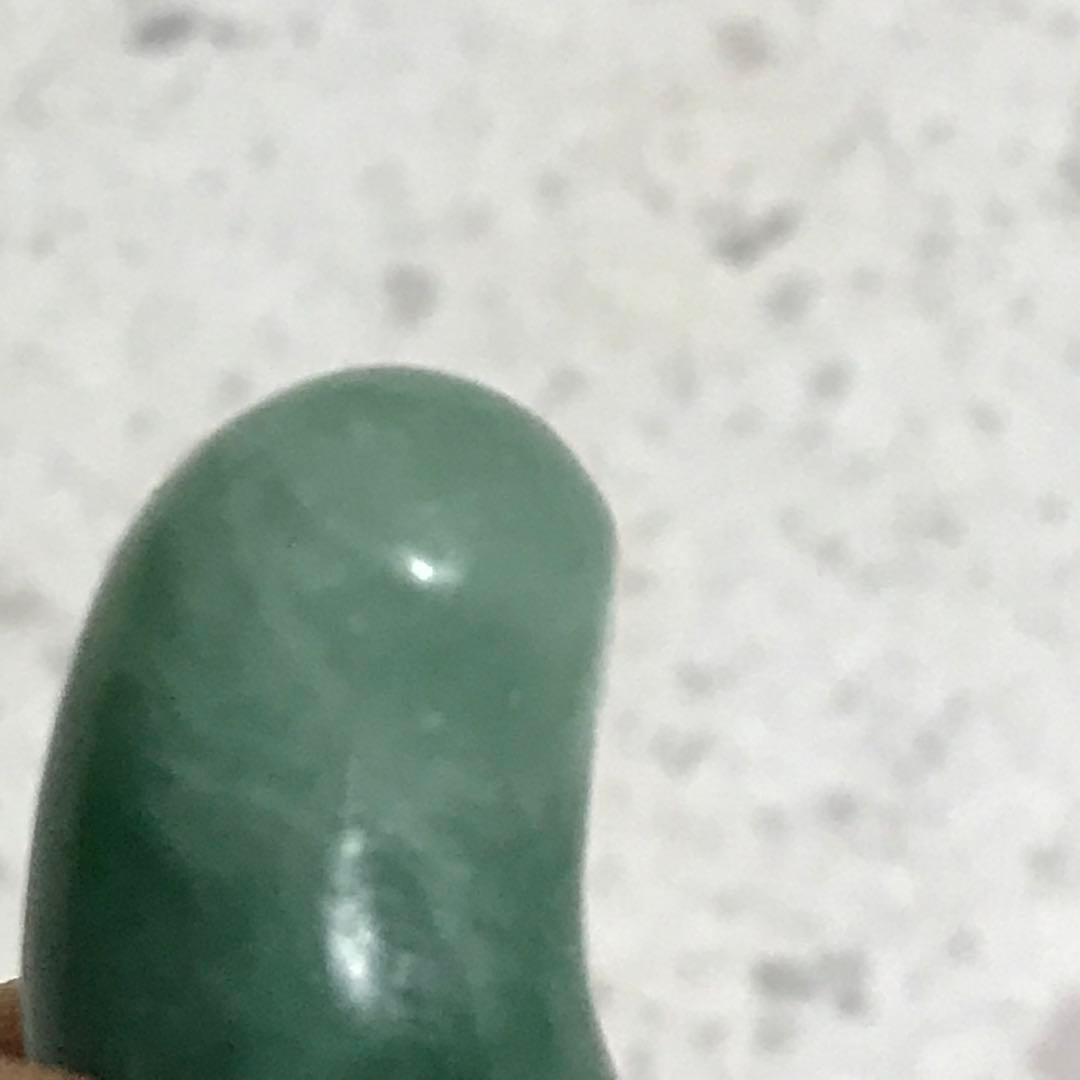 ヒスイ　勾玉　青竹色　翡翠　緑