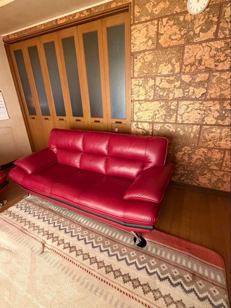 レザー赤ソファ モダンデザイン