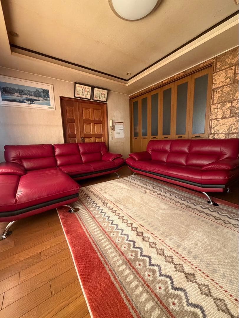 レザー赤ソファ モダンデザイン