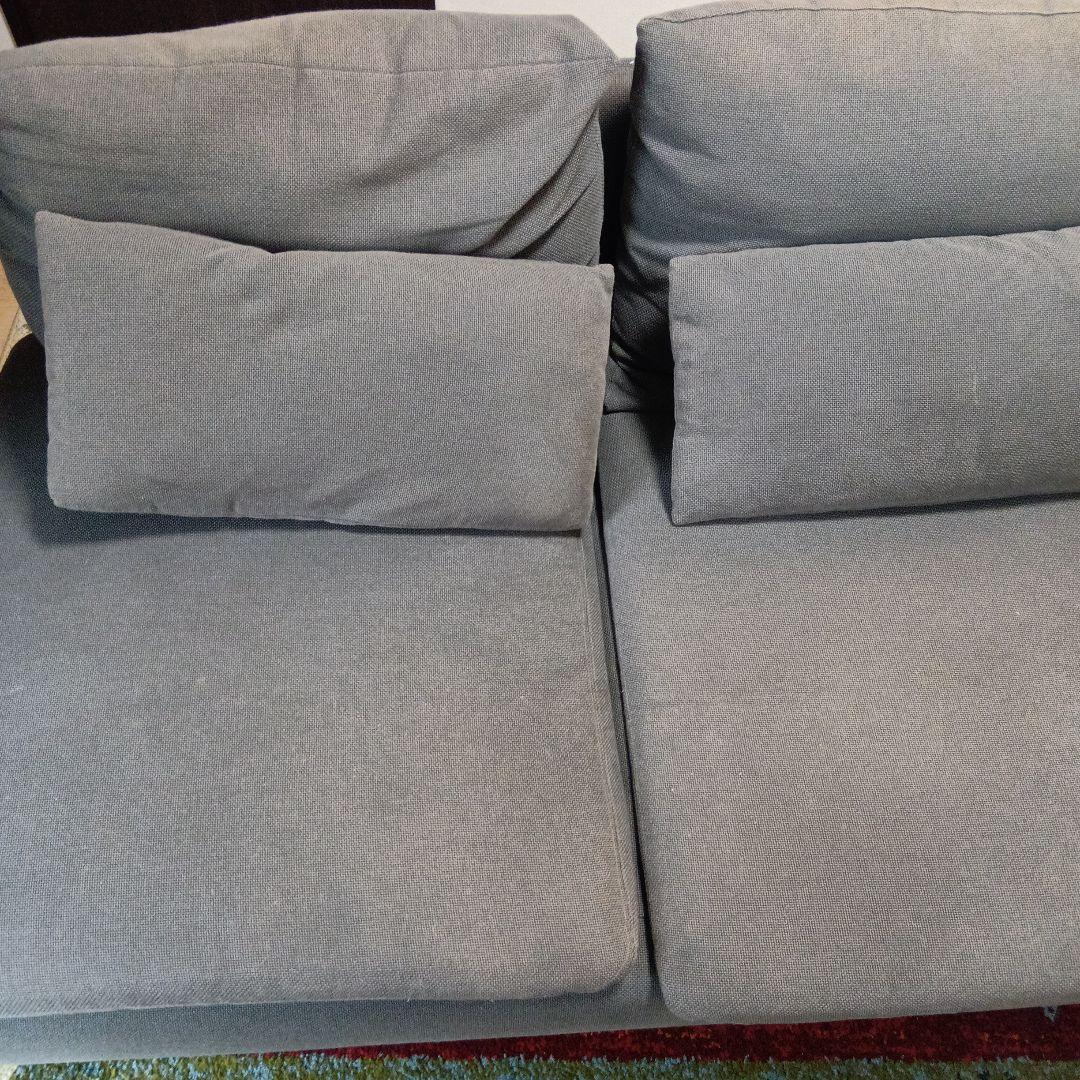 【引取限定】SÖDERHAMN グレー 2人掛けソファ モダンデザインです。