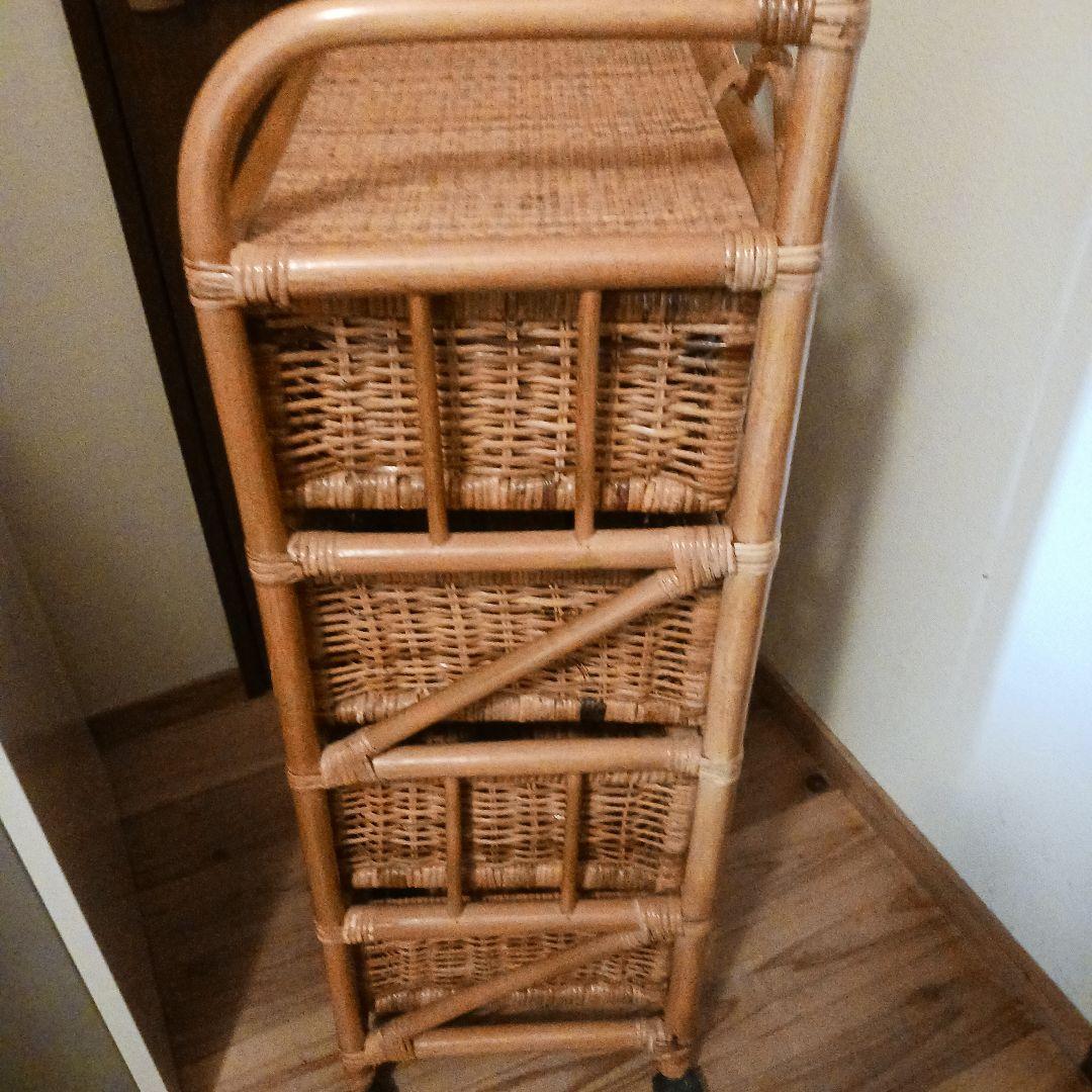 ラタン　　収納棚　　４段　　藤家具　　　　キャスター付き