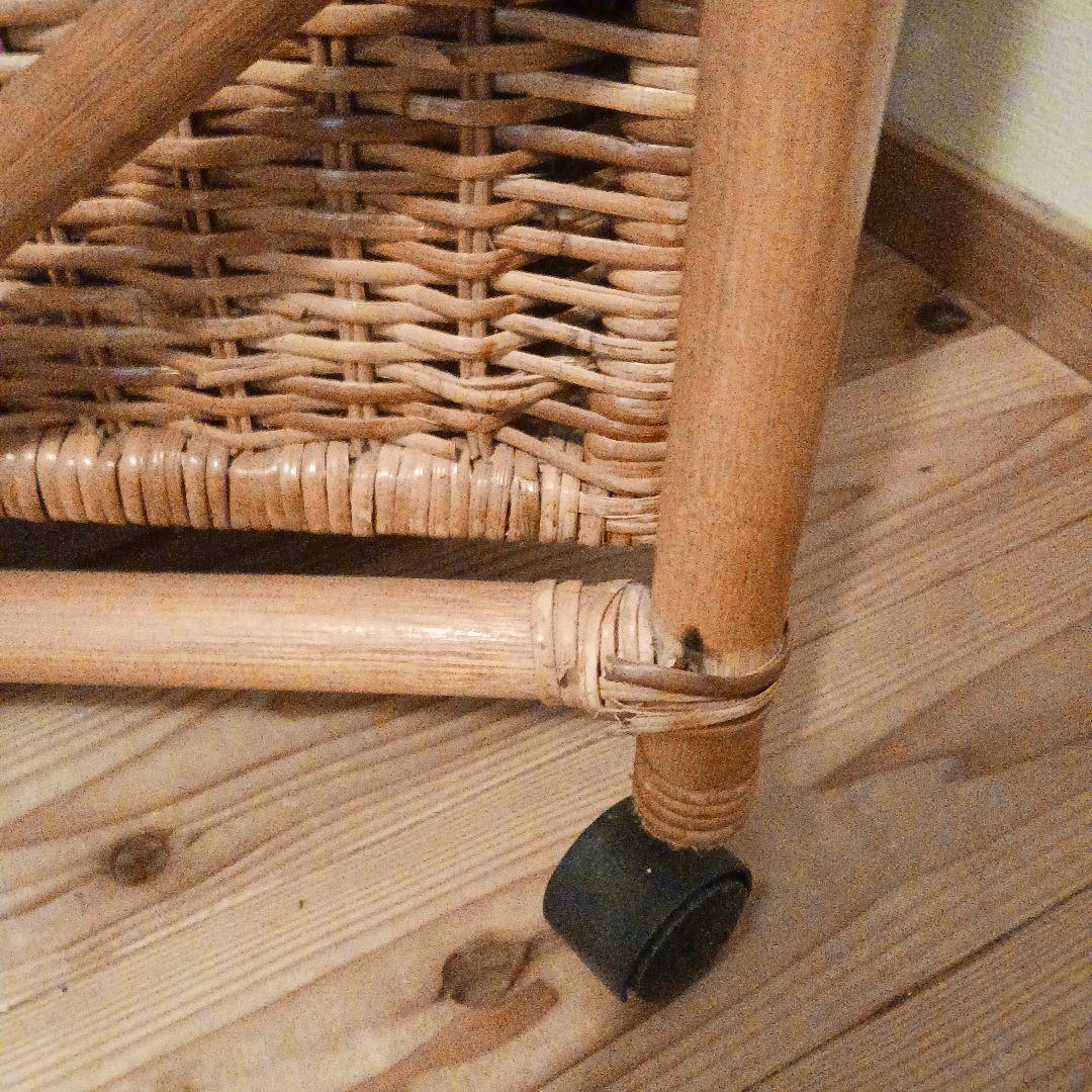 ラタン　　収納棚　　４段　　藤家具　　　　キャスター付き