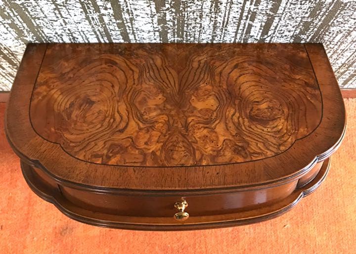 高級イタリア家具　壁取り付け　コンソール　イタリア製