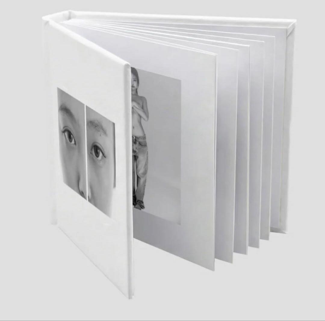 JENNIE J2NNI5 写真展 ジェニー ミニブックマグネット - メルカリ