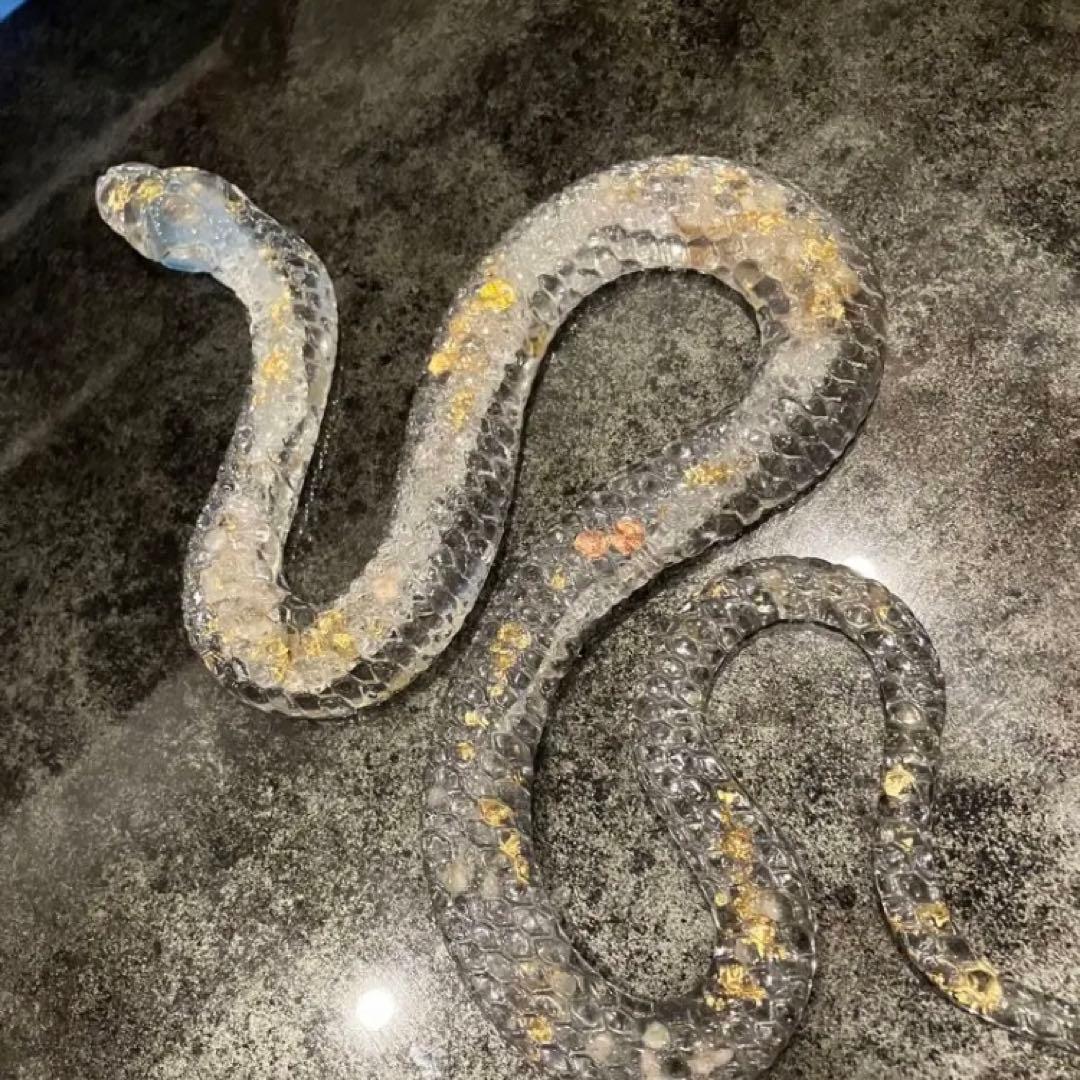 オーダー用 白蛇 金運 開運 一本脱ぎ 抜け殻 オルゴナイト