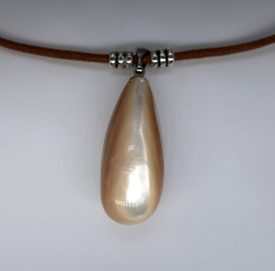 しずくペンダント