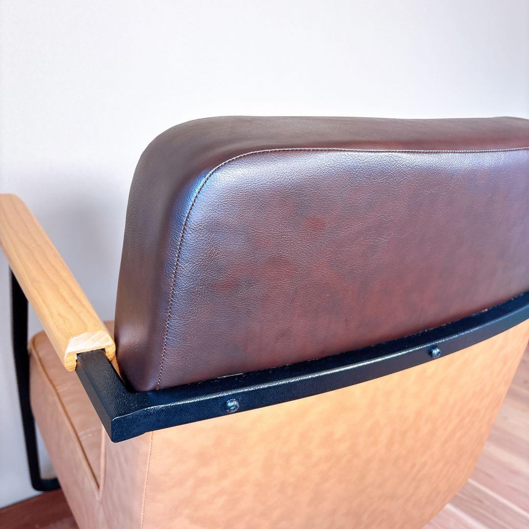 【美品】 スタイリングチェア サロンチェア バーバーチェア 理容椅子 木製アーム