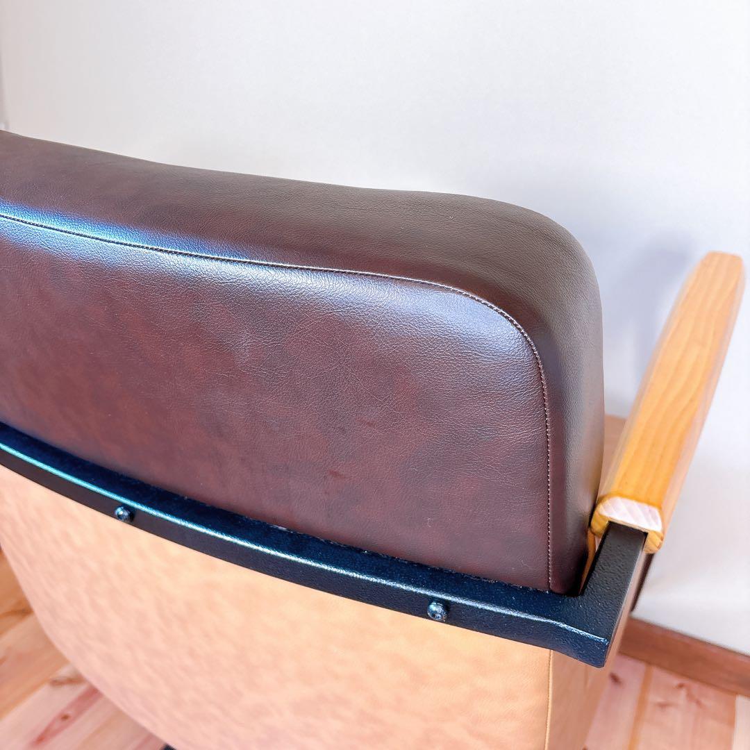 【美品】 スタイリングチェア サロンチェア バーバーチェア 理容椅子 木製アーム