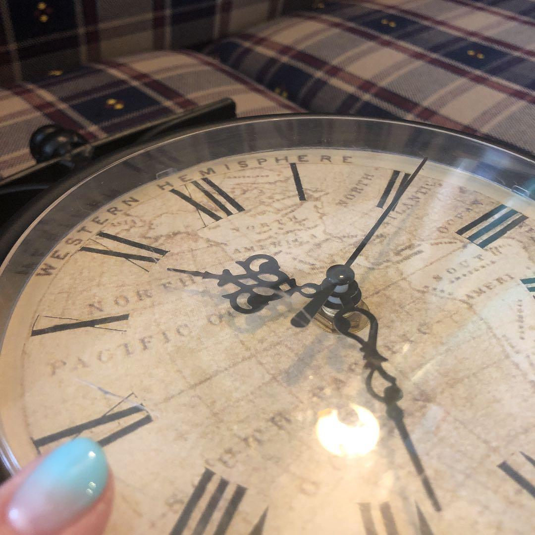 アイアン両面掛け時計