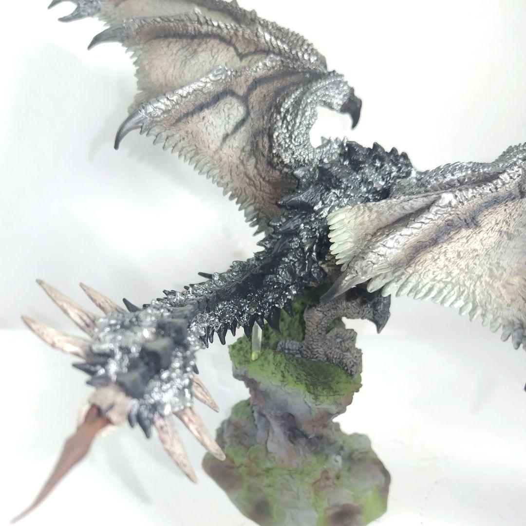 モンスターハンター フィギュアビルダー クリエイターズモデル 銀火竜 初版