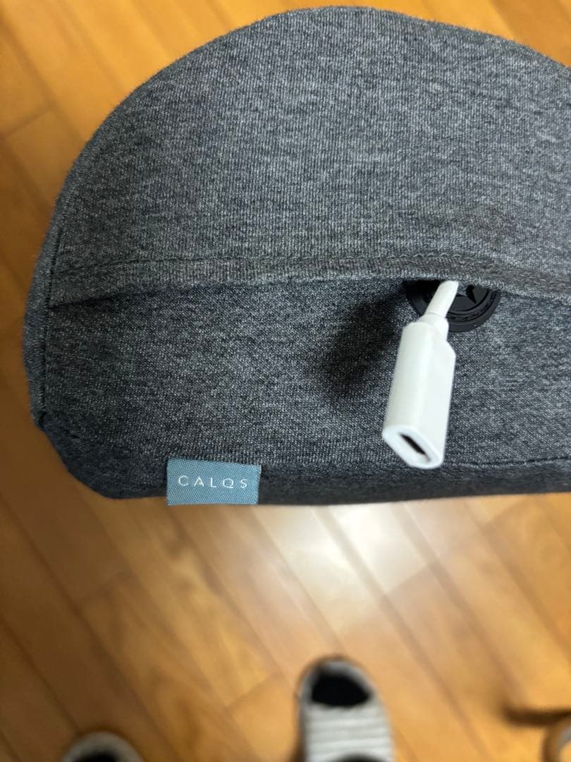 CALQS「首と肩がホッとする枕 PLUS」ダークグレー