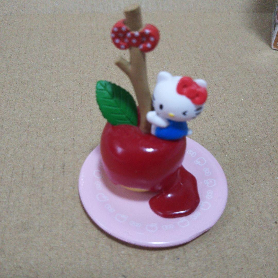 ハローキティ りんごの森のスイーツフィギュア - メルカリ
