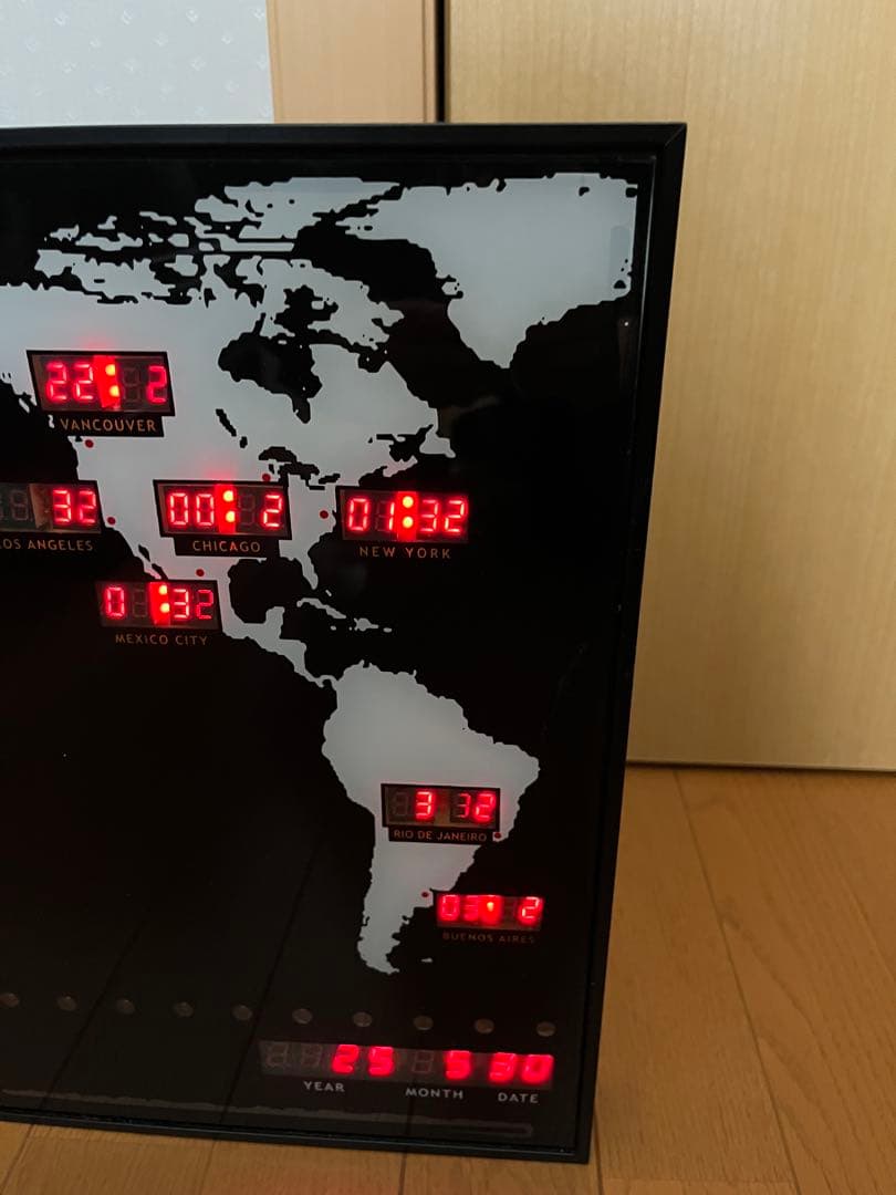 LEDデジタル式世界時計 ワールドクロック 壁掛け 22ヵ国表示