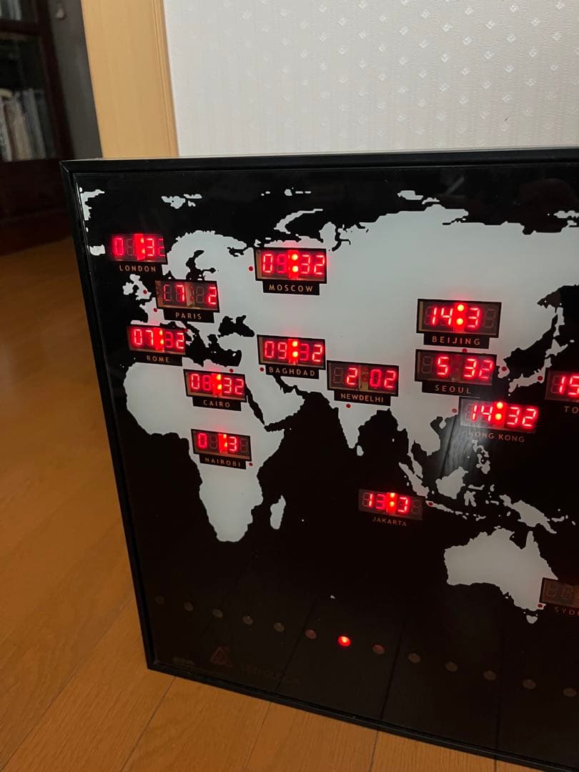 LEDデジタル式世界時計 ワールドクロック 壁掛け 22ヵ国表示