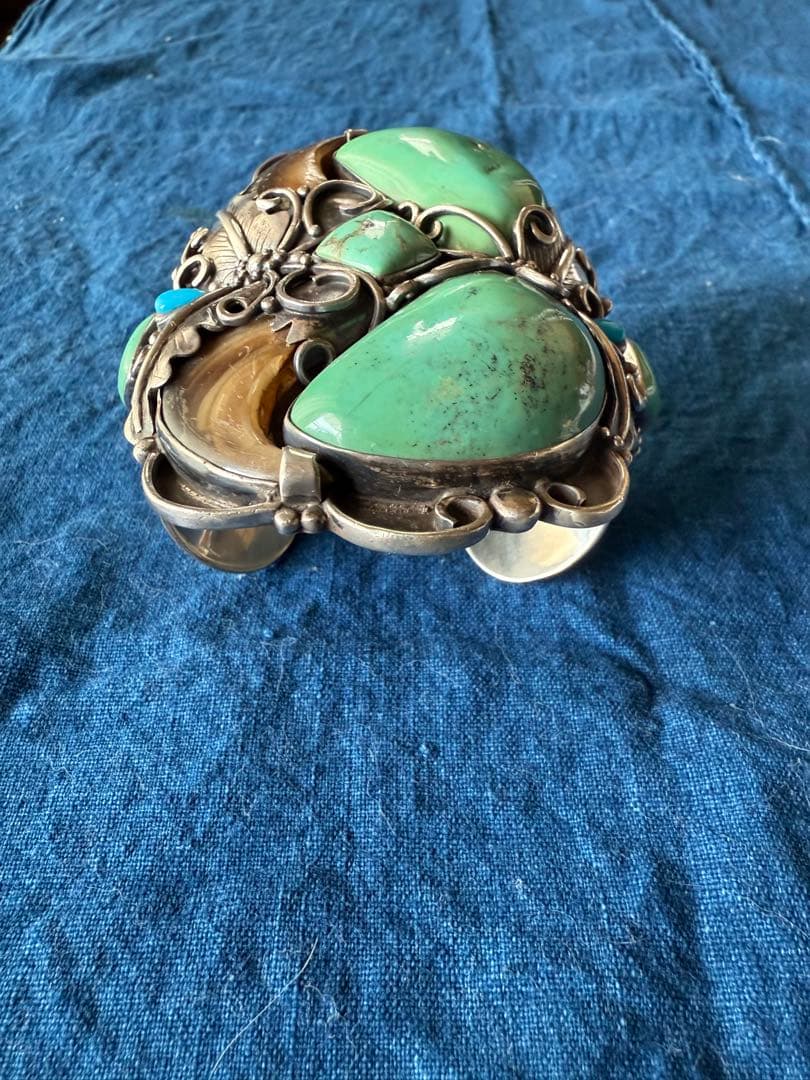 ◯ハンドメイド 、一点もの 　　　　ターコイズのバングル