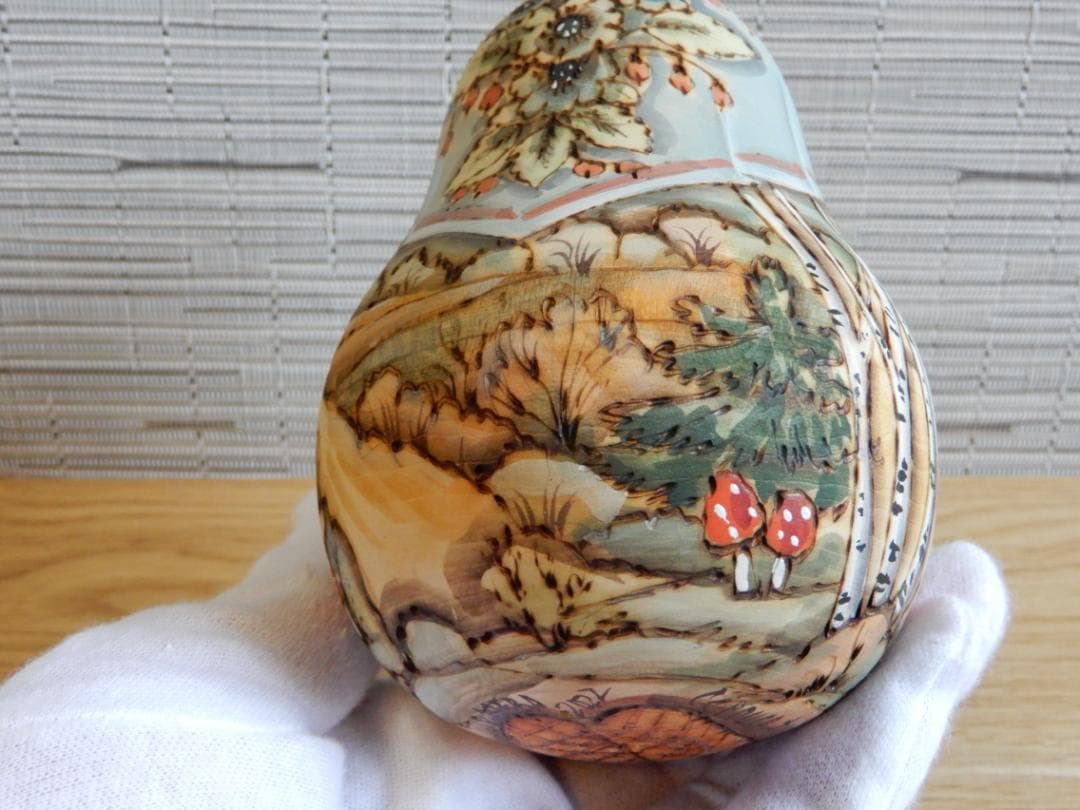 アンナ・カトコワ おきあがりこぼし きのこ摘み マトリョーシカ 作家