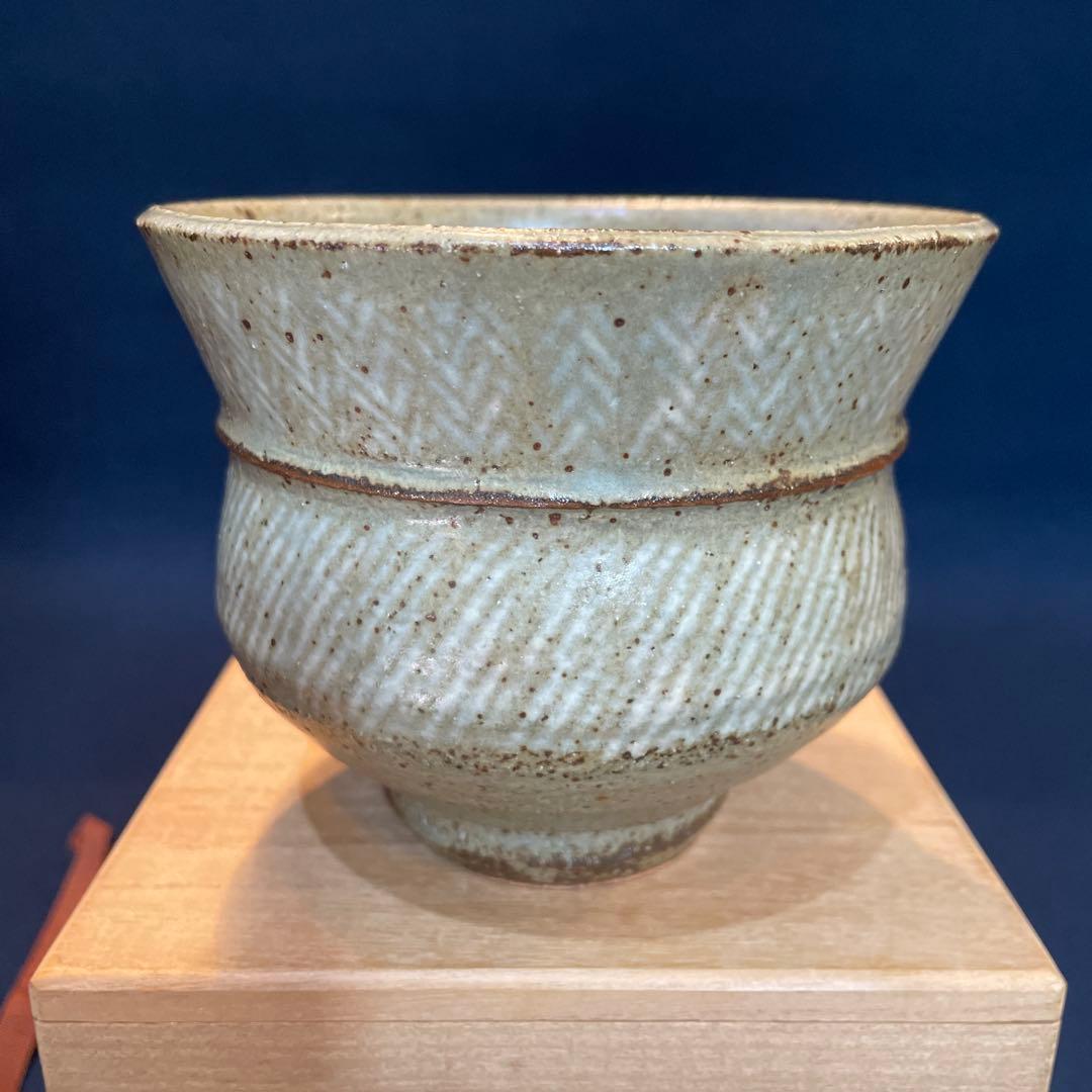 人間国宝【島岡 達三】(作)の『地釉象嵌縄文 茶碗』共箱 茶道具 茶碗