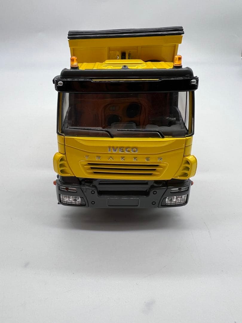 No22 ミニカー1/50？ IVECO TRAKKER イヴエコ　トラッカー