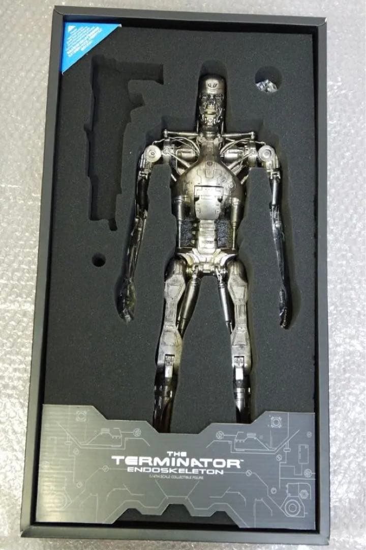 ホットトイズ ターミネーター1/4スケールフィギュア T-800エンド