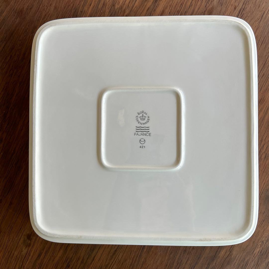 \"廃盤\" ロイヤルコペンハーゲン「スクエアプレート(縁フチグリーン)」