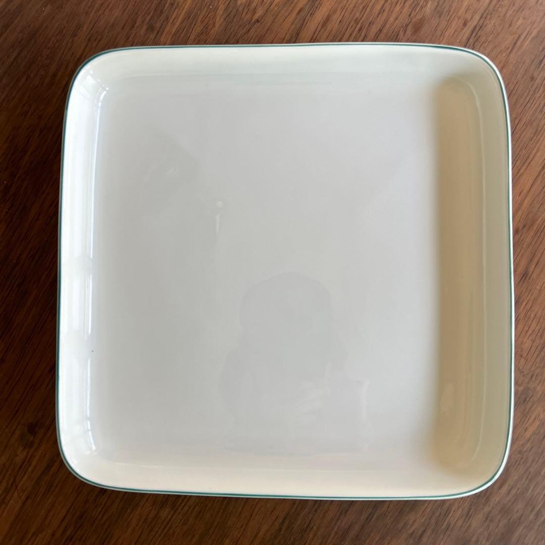 \"廃盤\" ロイヤルコペンハーゲン「スクエアプレート(縁フチグリーン)」