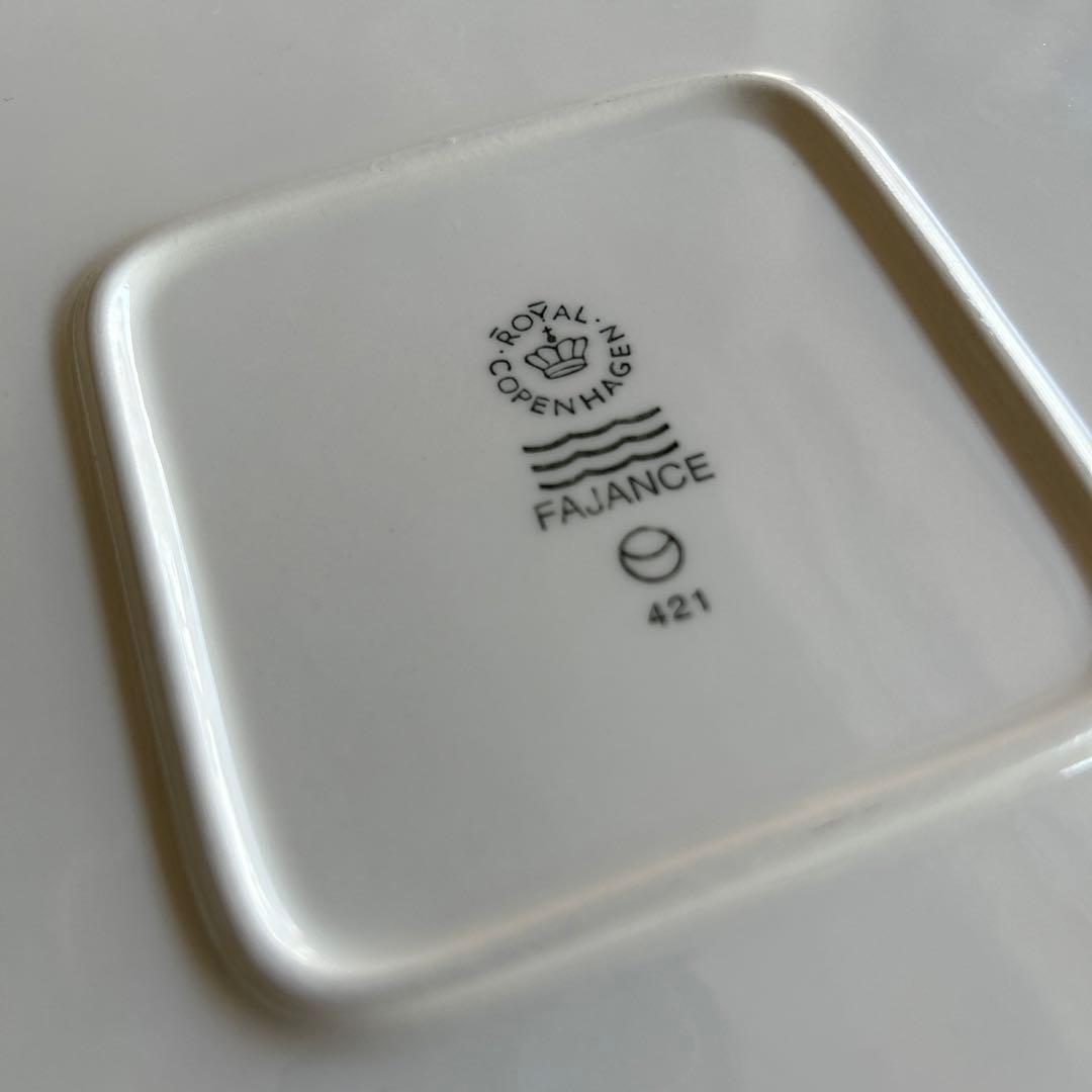 \"廃盤\" ロイヤルコペンハーゲン「スクエアプレート(縁フチグリーン)」