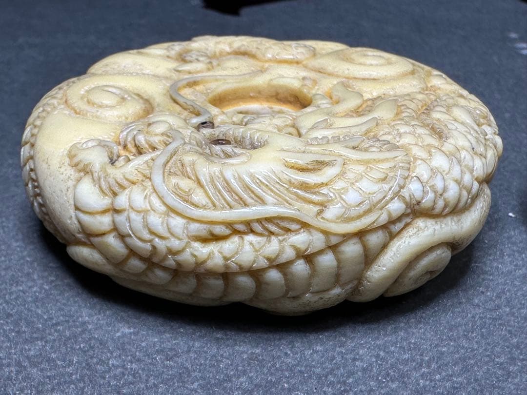 極上　桜井広晴作　根付　饅頭　天然素材　アンティーク　和彫　置物　骨董　飾り物