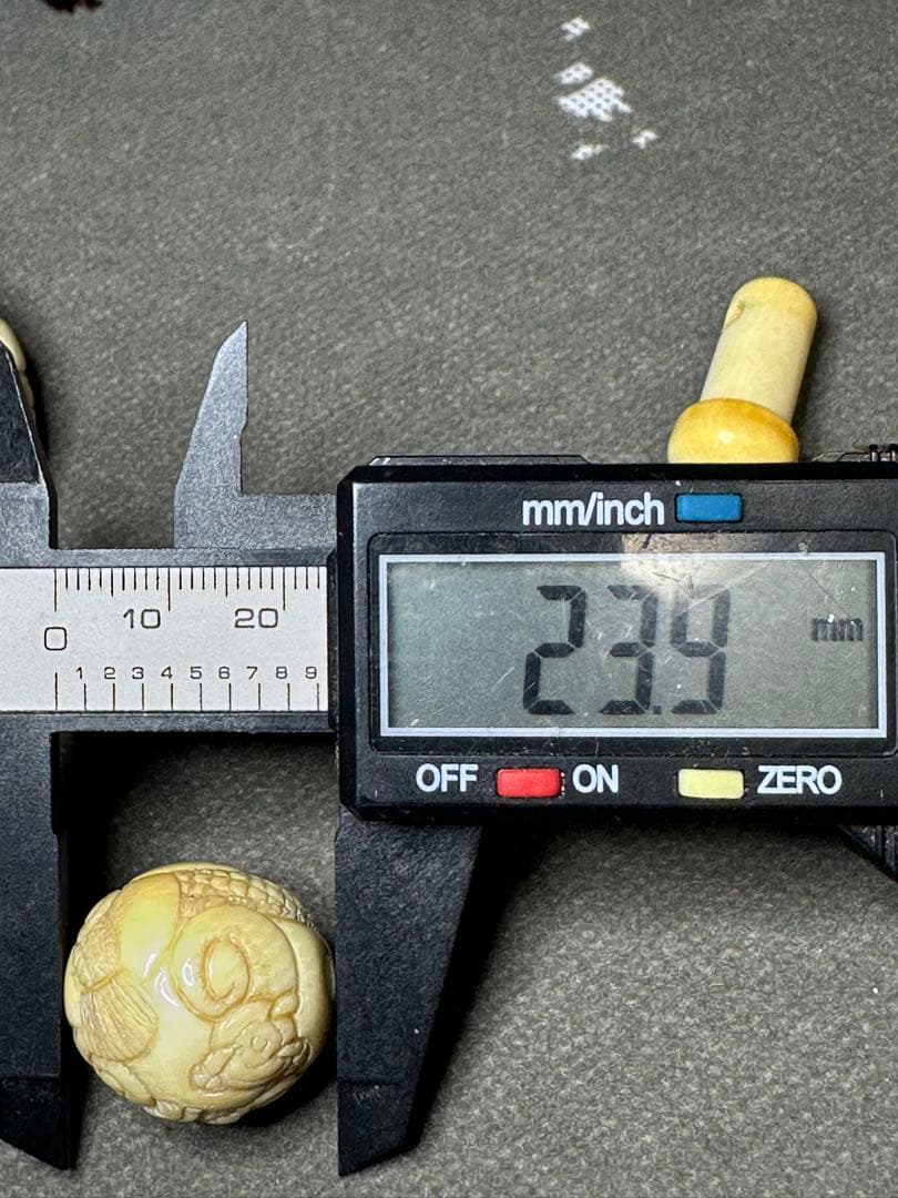 極上　桜井広晴作　根付　饅頭　天然素材　アンティーク　和彫　置物　骨董　飾り物