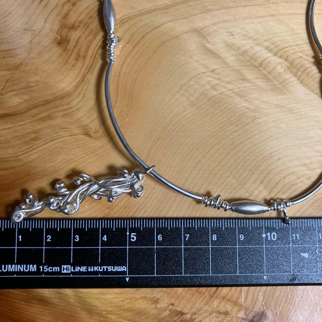 カレンシルバー蔓草のトップ　チョーカーネックレス