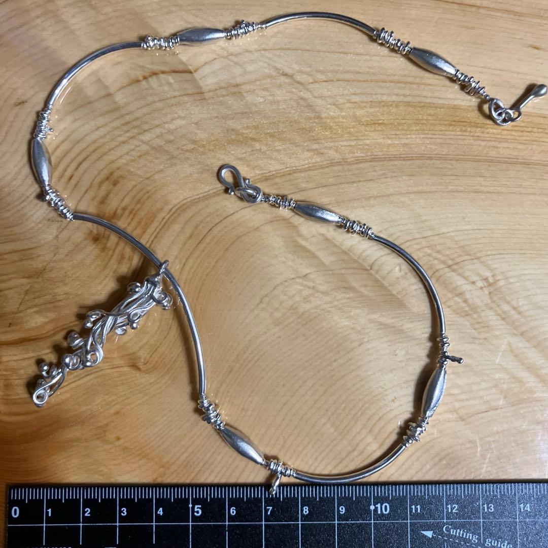 カレンシルバー蔓草のトップ　チョーカーネックレス