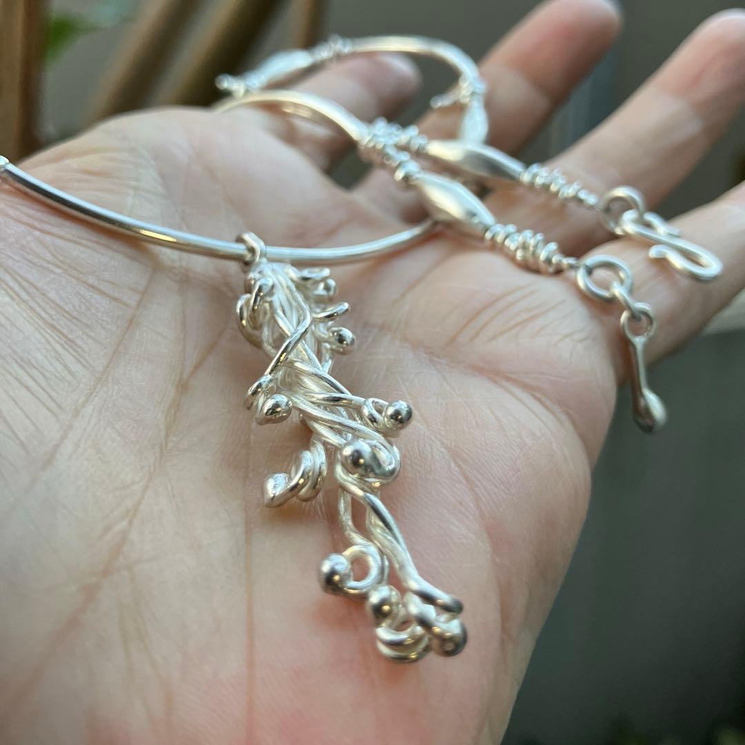 カレンシルバー蔓草のトップ　チョーカーネックレス