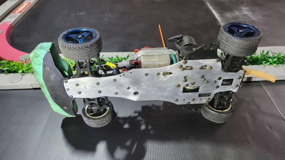 ラジコン　動きません　部品取りにどうぞ